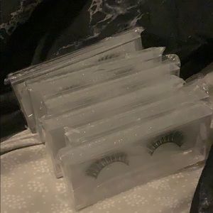 6 pairs of lashes @robinmclaughlin